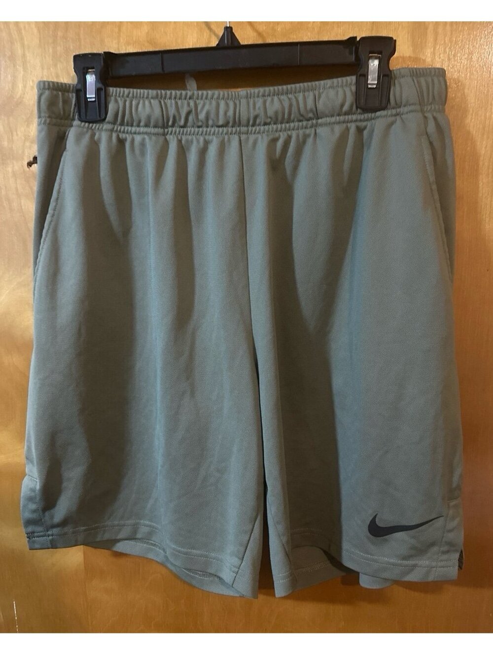 Nike basketball shorts size large